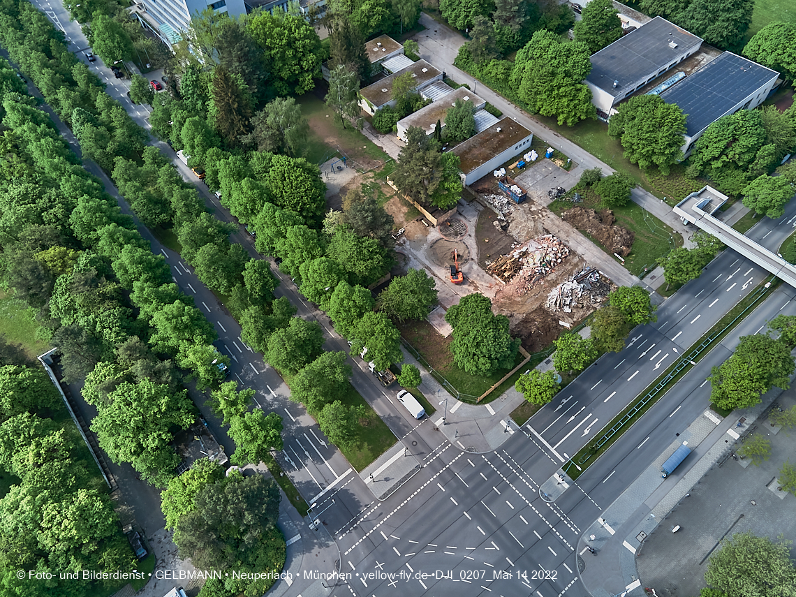 14.05.2022 - Luftbilder von der Baustelle Haus für Kinder in Neuperlach